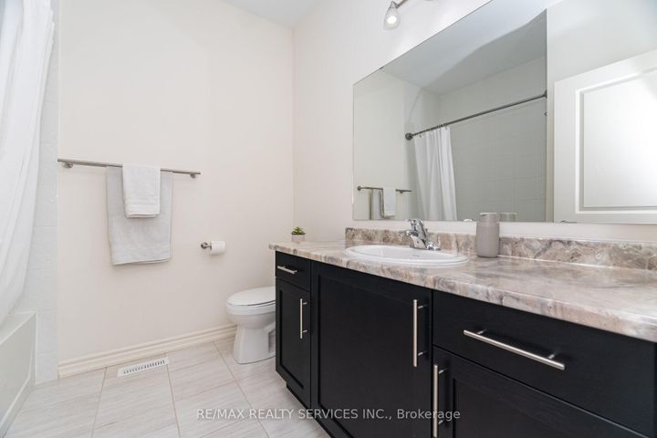 Photo 37 at 62 Block Road, Northwest Brampton, Brampton