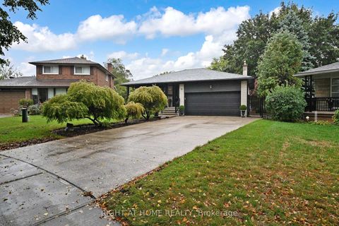 Photo 0 at 11 Tefley Road, Newtonbrook West, Toronto
