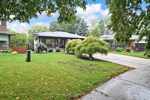 Photo 1 at 11 Tefley Road, Newtonbrook West, Toronto