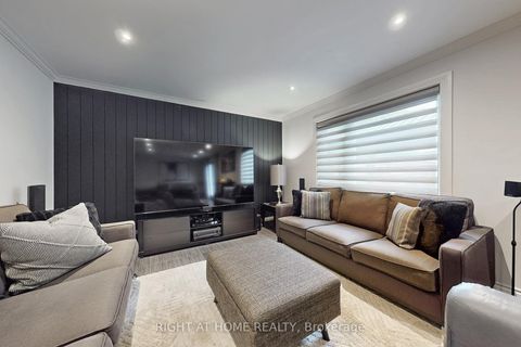 Photo 23 at 11 Tefley Road, Newtonbrook West, Toronto