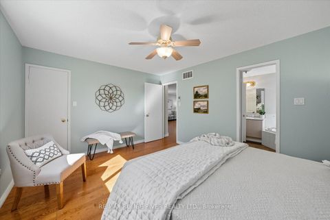 Photo 12 at 20 Laurelwood Street, Bowmanville, Clarington