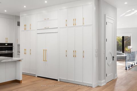 Photo 8 at 422 Hounslow Avenue, Willowdale West, Toronto