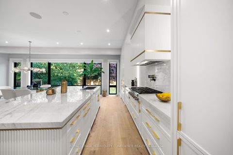 Photo 10 at 422 Hounslow Avenue, Willowdale West, Toronto