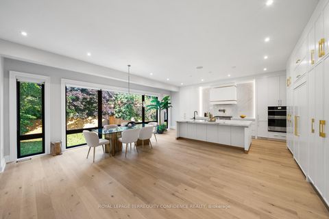 Photo 13 at 422 Hounslow Avenue, Willowdale West, Toronto