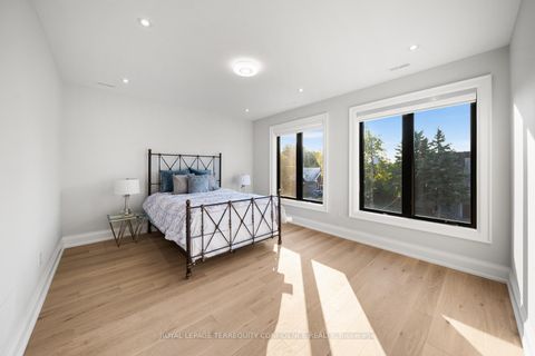 Photo 27 at 422 Hounslow Avenue, Willowdale West, Toronto