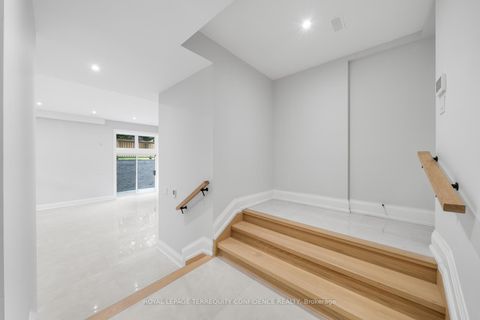 Photo 33 at 422 Hounslow Avenue, Willowdale West, Toronto