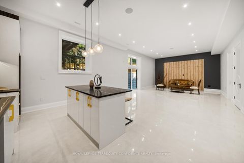 Photo 37 at 422 Hounslow Avenue, Willowdale West, Toronto