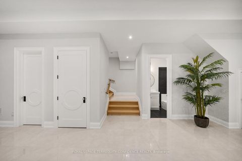 Photo 39 at 422 Hounslow Avenue, Willowdale West, Toronto