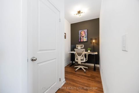 Photo 3 at 902 - 105 George Street, Moss Park, Toronto