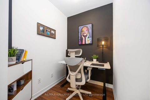 Photo 4 at 902 - 105 George Street, Moss Park, Toronto