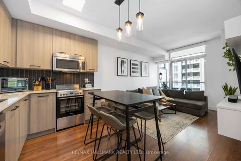 Photo 9 at 902 - 105 George Street, Moss Park, Toronto