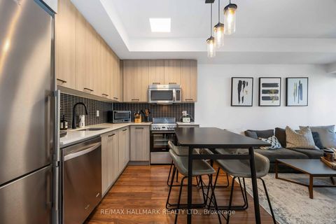 Photo 14 at 902 - 105 George Street, Moss Park, Toronto