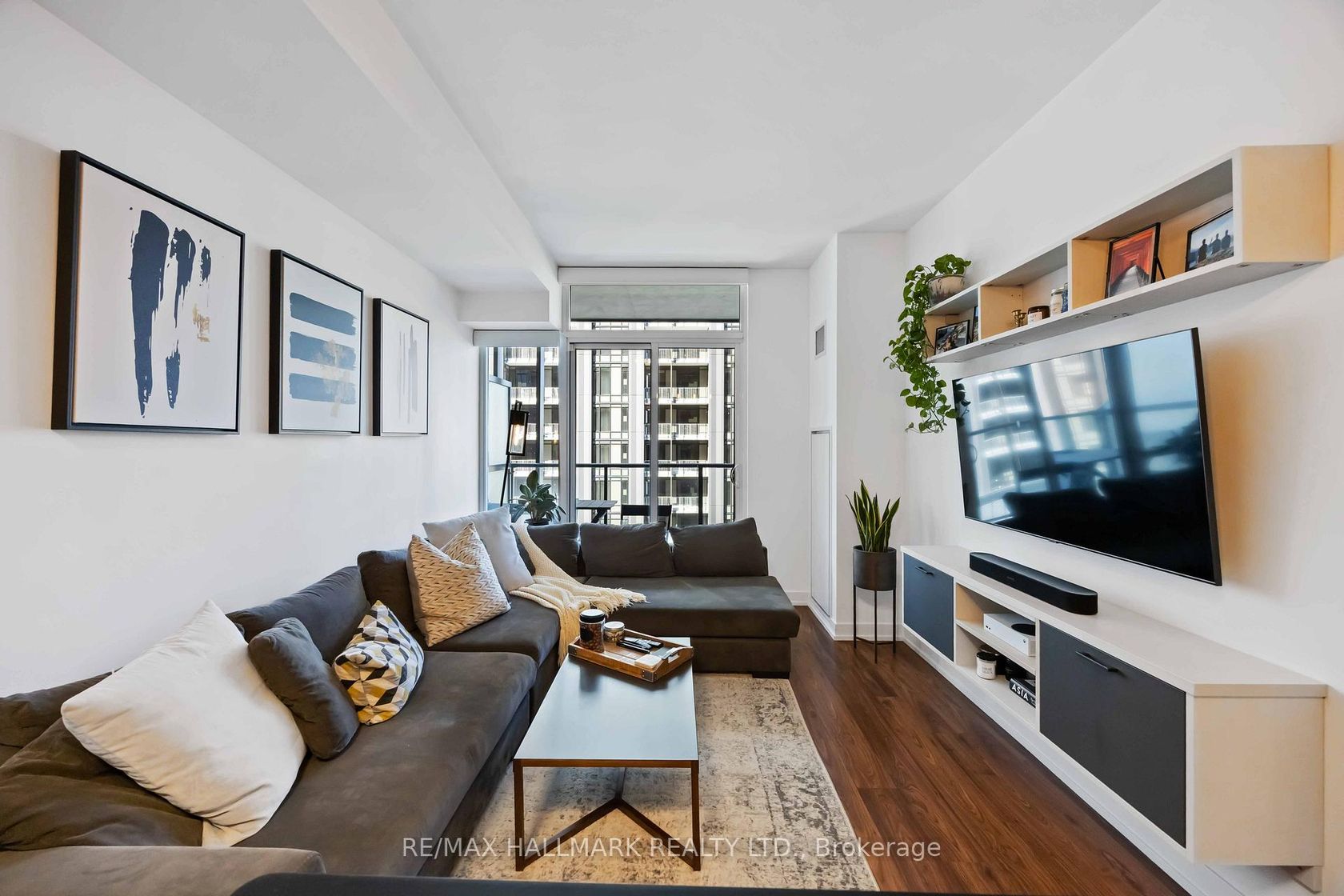 902 - 105 George Street, Moss Park, Toronto 