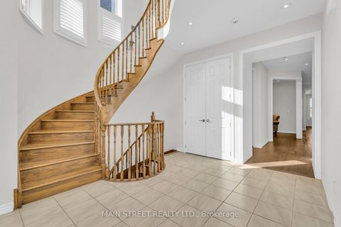 Photo 4 at 6 Leaden Hall Drive, Queensville, East Gwillimbury