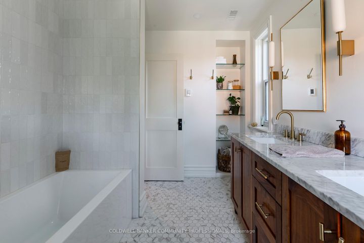 Photo 32 at 467 King William Street, Landsdale, Hamilton
