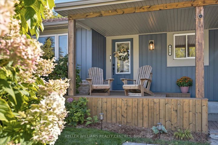 Photo 2 at 916 Elgin Street, Leslie Valley, Newmarket