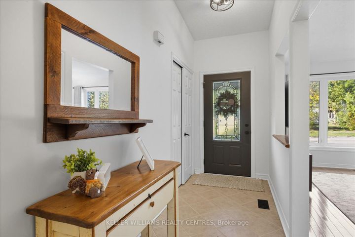 Photo 6 at 916 Elgin Street, Leslie Valley, Newmarket