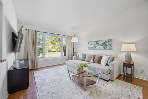 Photo 9 at 916 Elgin Street, Leslie Valley, Newmarket