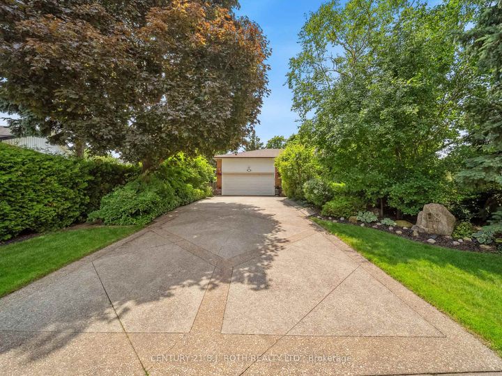Photo 0 at 18 Claypine Trail, Brampton North, Brampton