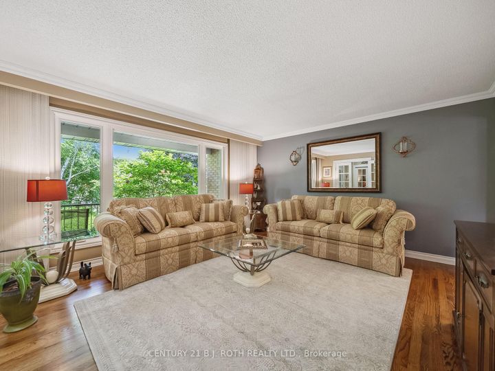 Photo 6 at 18 Claypine Trail, Brampton North, Brampton