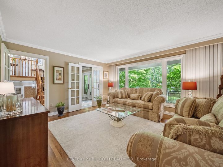 Photo 7 at 18 Claypine Trail, Brampton North, Brampton