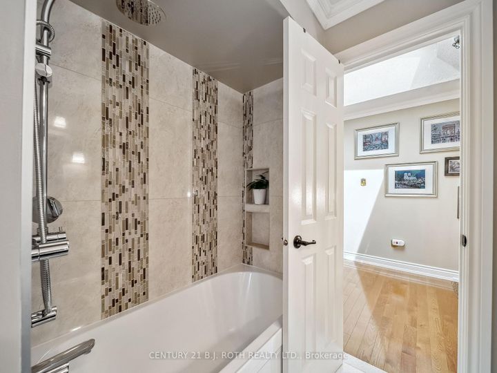 Photo 20 at 18 Claypine Trail, Brampton North, Brampton
