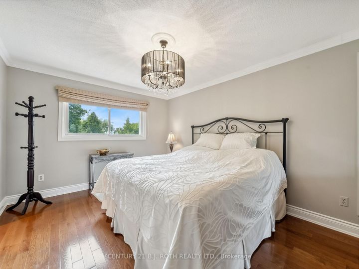 Photo 22 at 18 Claypine Trail, Brampton North, Brampton