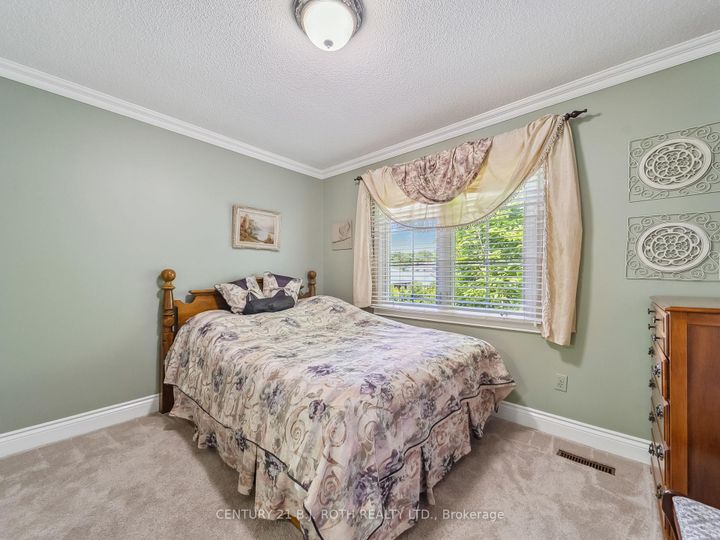 Photo 26 at 18 Claypine Trail, Brampton North, Brampton