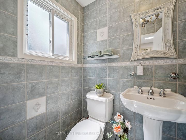 Photo 28 at 18 Claypine Trail, Brampton North, Brampton