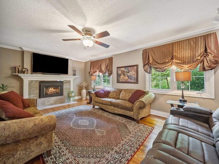 Photo 31 at 18 Claypine Trail, Brampton North, Brampton