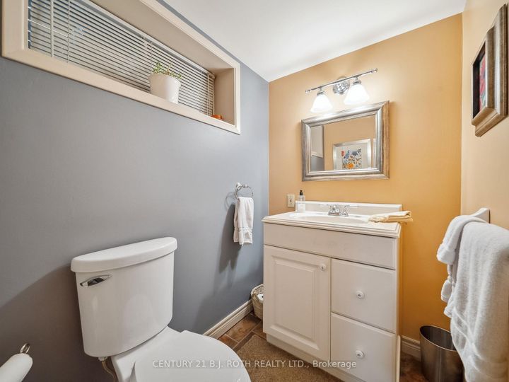 Photo 36 at 18 Claypine Trail, Brampton North, Brampton