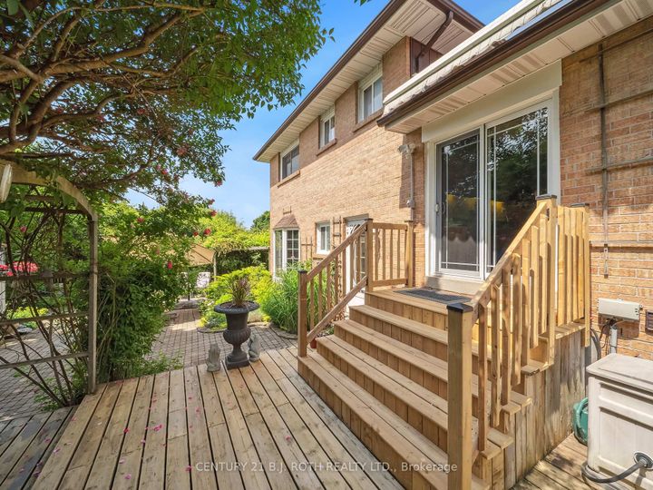 Photo 37 at 18 Claypine Trail, Brampton North, Brampton