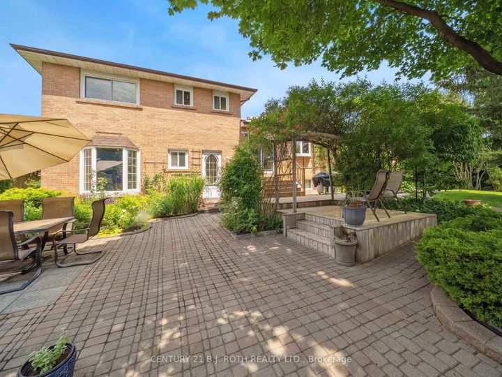 Photo 38 at 18 Claypine Trail, Brampton North, Brampton