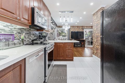 Photo 16 at 10 - 40 Rabbit Lane, West Deane, Toronto