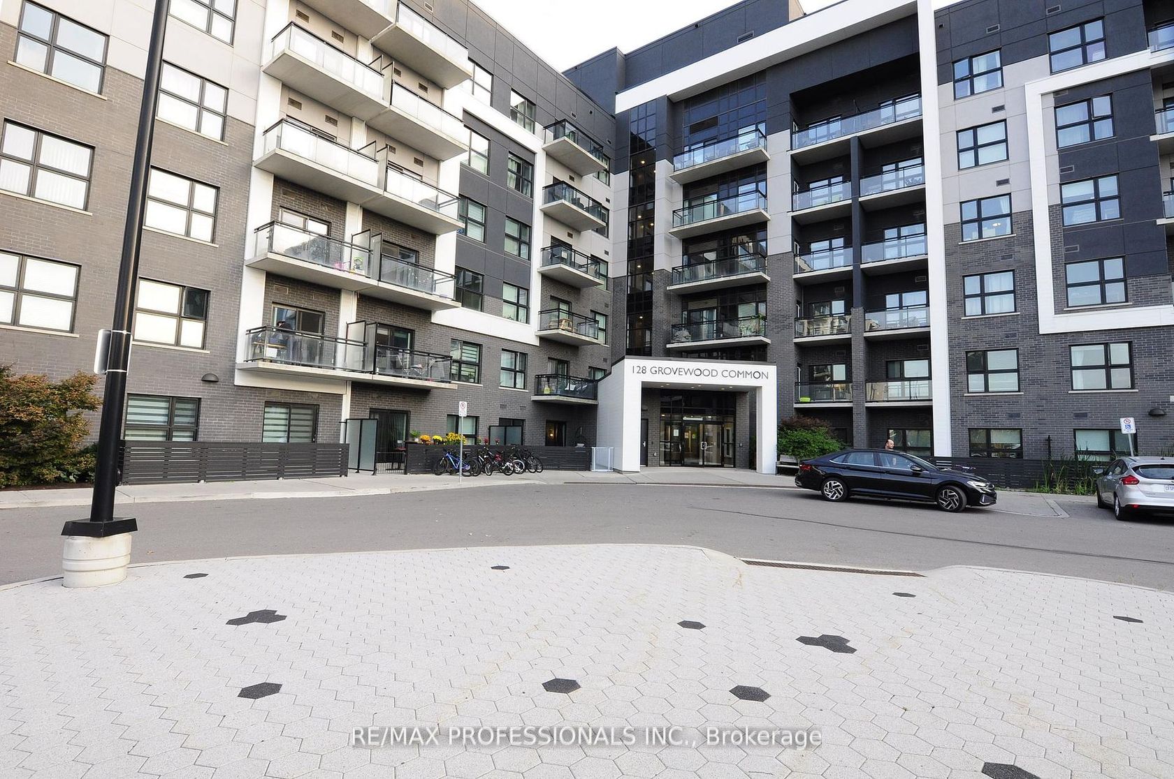 210 - 128 Grovewood Common, GO Glenorchy, Oakville 