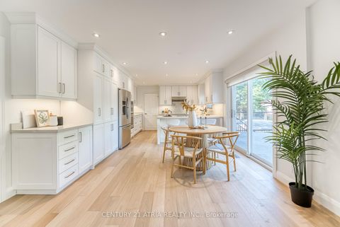 Photo 6 at 56 Magpie Crescent, Windfields, Toronto