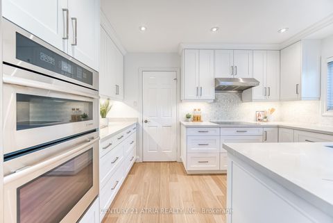 Photo 8 at 56 Magpie Crescent, Windfields, Toronto