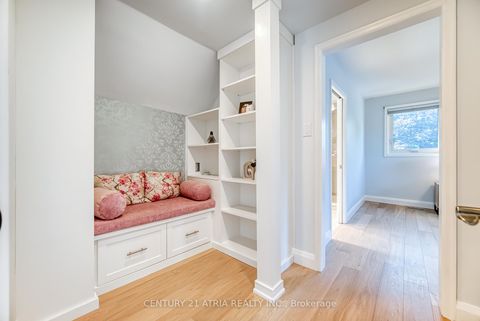 Photo 11 at 56 Magpie Crescent, Windfields, Toronto