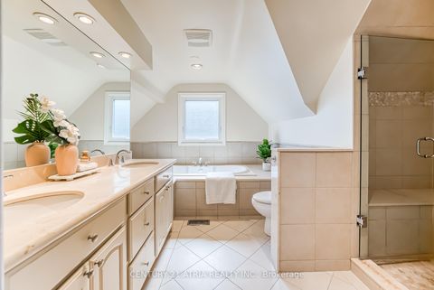 Photo 14 at 56 Magpie Crescent, Windfields, Toronto