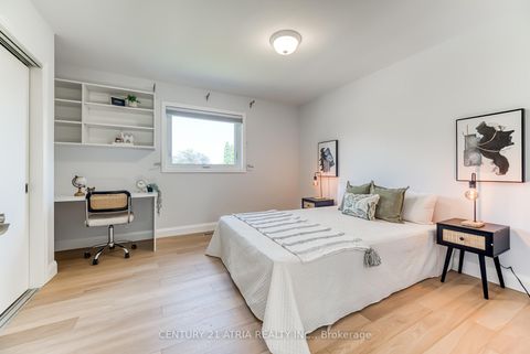 Photo 15 at 56 Magpie Crescent, Windfields, Toronto