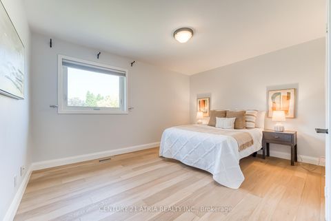 Photo 16 at 56 Magpie Crescent, Windfields, Toronto