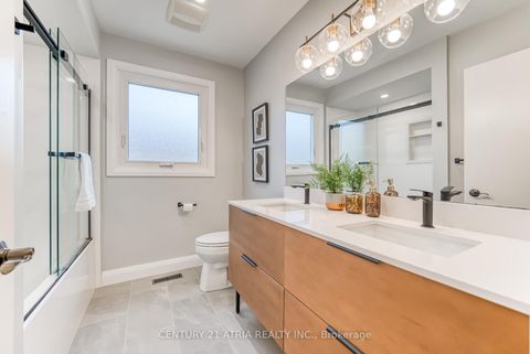 Photo 18 at 56 Magpie Crescent, Windfields, Toronto