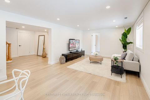 Photo 24 at 56 Magpie Crescent, Windfields, Toronto