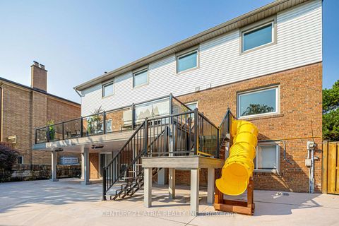 Photo 31 at 56 Magpie Crescent, Windfields, Toronto