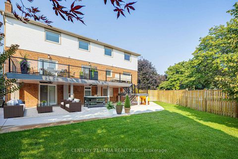 Photo 32 at 56 Magpie Crescent, Windfields, Toronto