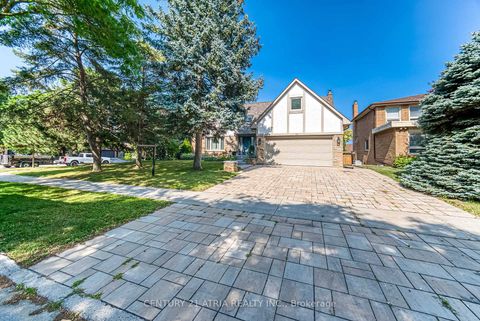 Photo 35 at 56 Magpie Crescent, Windfields, Toronto