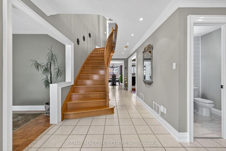 Photo 4 at 7 Larkmead Place, Wellington, Brampton