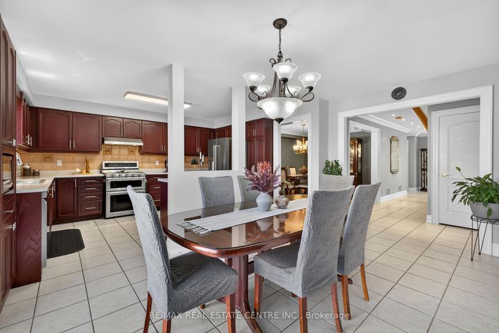 Photo 10 at 7 Larkmead Place, Wellington, Brampton