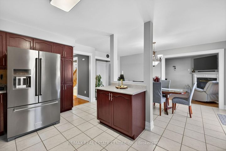 Photo 13 at 7 Larkmead Place, Wellington, Brampton
