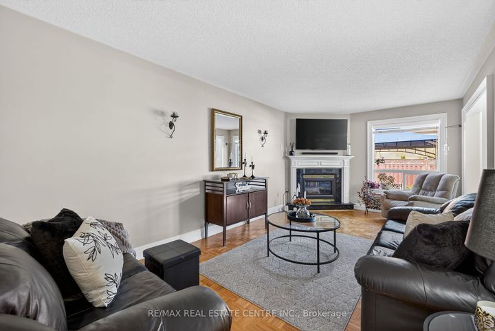 Photo 15 at 7 Larkmead Place, Wellington, Brampton